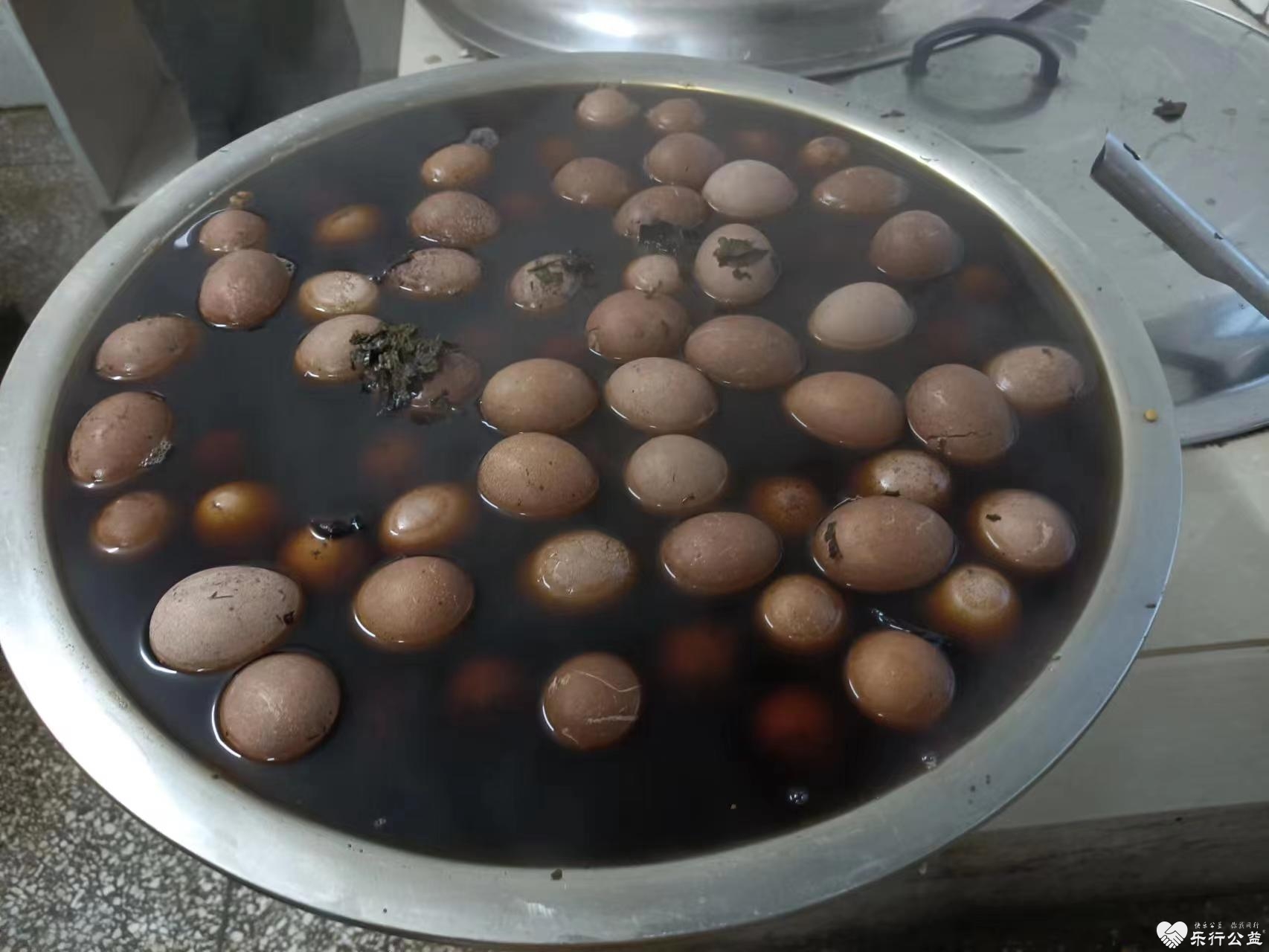 煮好的鸡蛋