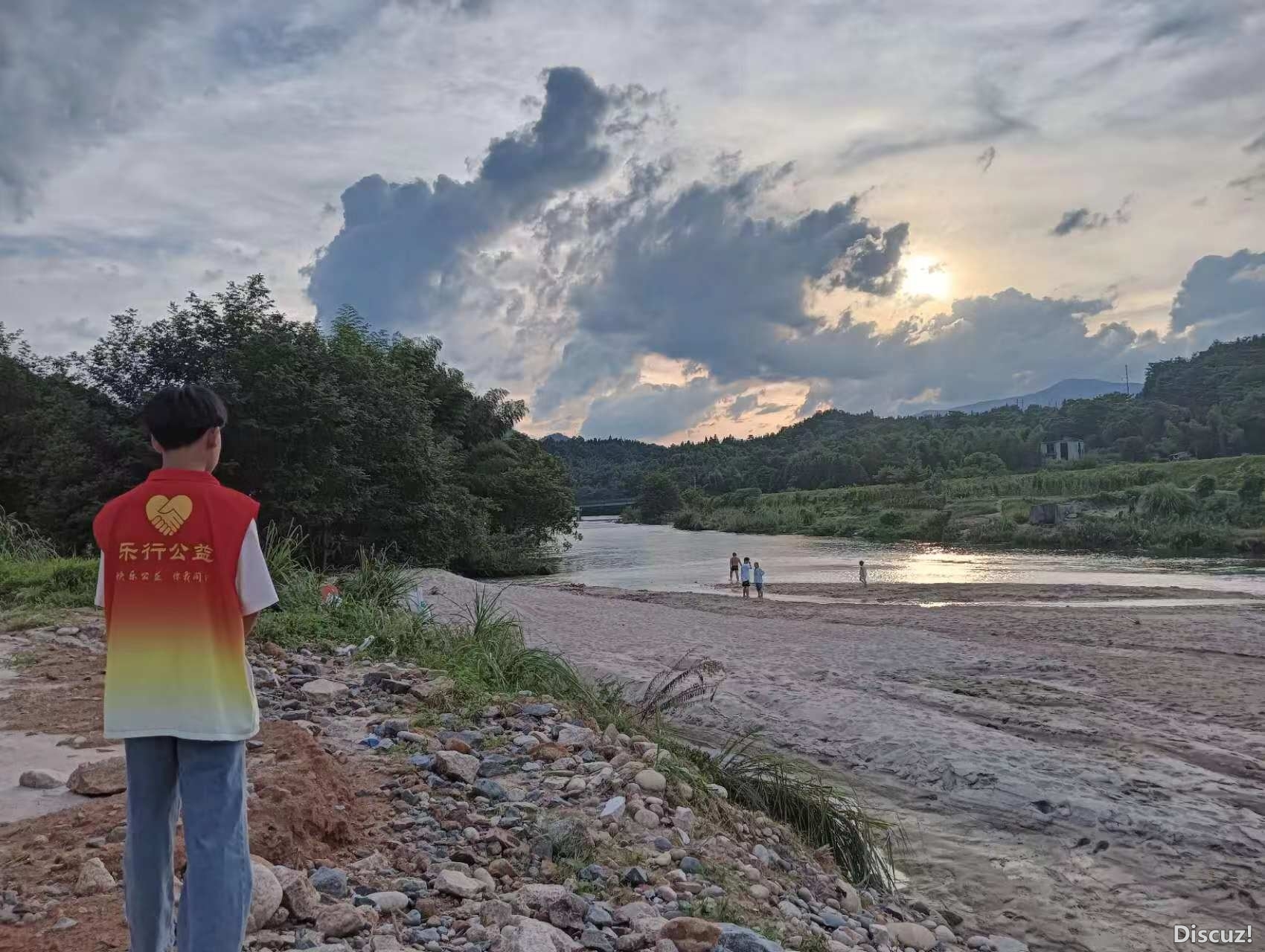 20240717（上富办事处防溺水巡河） (3).jpg