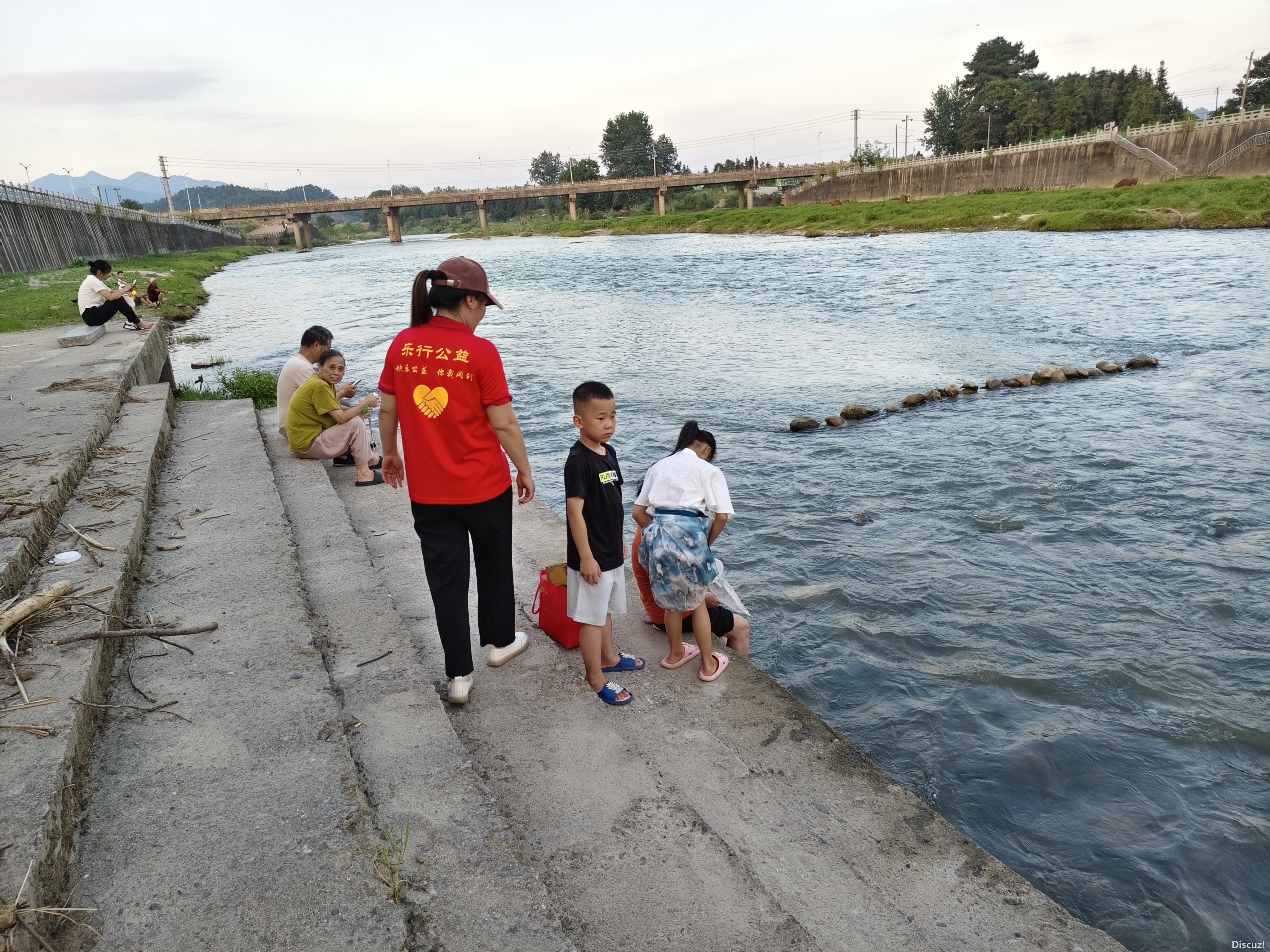 20240802（上富办事处防溺水巡河） (2).jpg