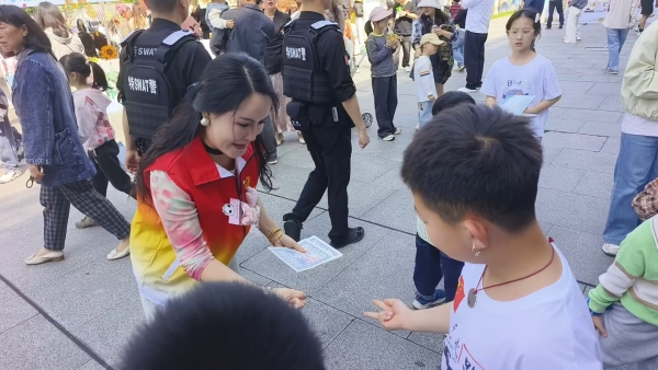 2026.04.18 天工开物·智趣书香读书集市 (16).jpg