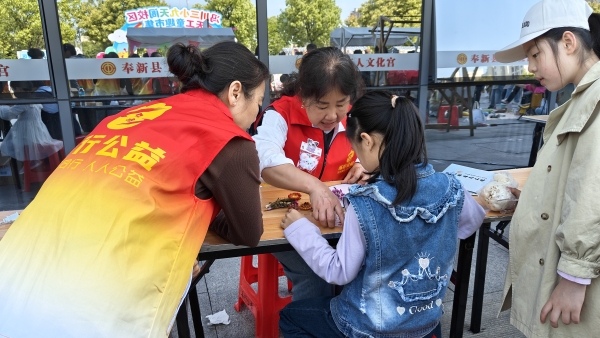2026.04.18 天工开物·智趣书香读书集市 (40).jpg