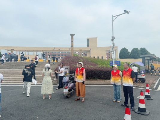 2026.06.07  助力高考维持秩序  (10).jpg