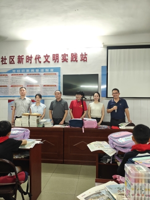 2026.07.22 红星少年报慰问滨阳班 (2).jpg