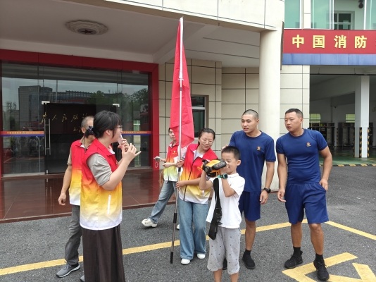 2026.08.18 七彩课堂消防研学 (21).jpg