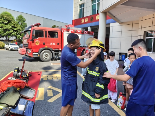 2026.08.19 七彩课堂消防研学 (39).jpg