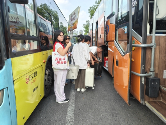 2026.09.20 协助县委办丰收节接贵宾活动 (5).jpg