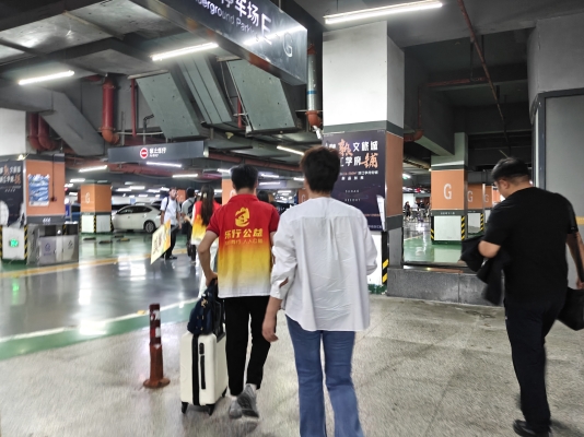 2026.09.20 协助县委办丰收节接贵宾活动 (21).jpg
