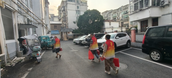 东方家园困境人员严新阳（卧床病人 (5).jpg
